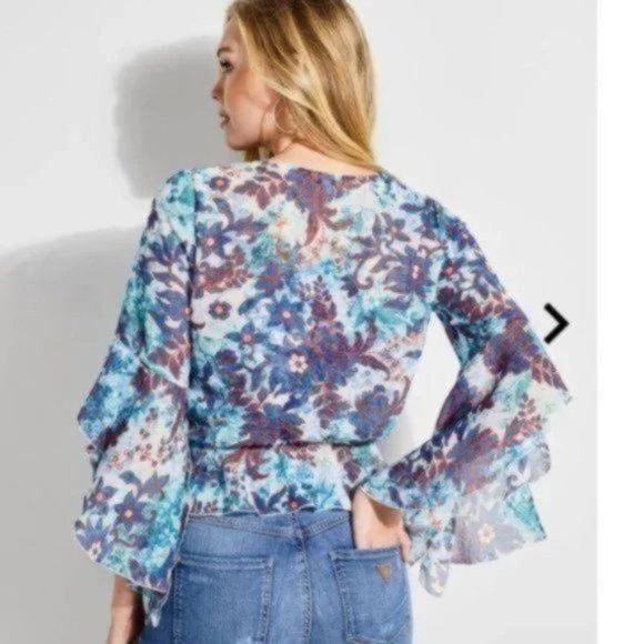 Guess blue floral print edgy and flowy crop top Size XS - Picture 10 of 12